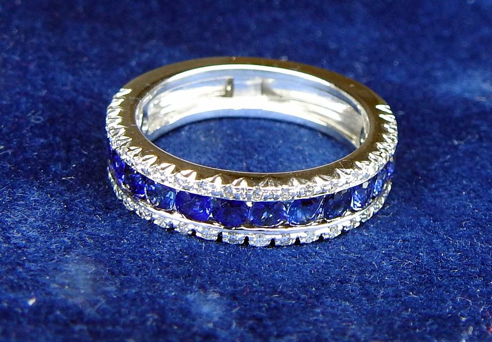 Пръстен бяло злато с диаманти и сапфири