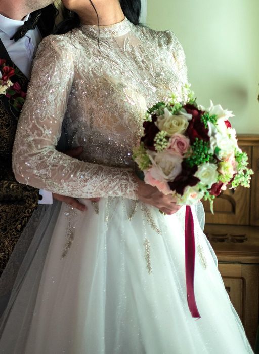 Rochie mireasa - Marime S-M - Model deosebit