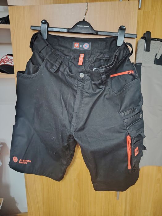 Vînd pantalonii scurți bărbati work Enghelber Strauss mărimea L -XL!