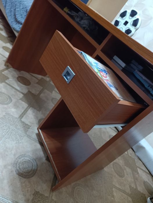 Рабочий стол, полочка