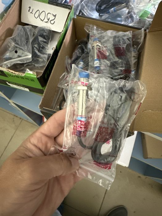 Оптический датчик , датчик на метал