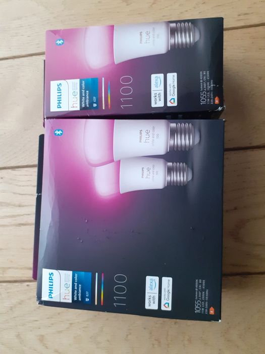 Philips Hue Bec LED BT E27 9W 1100lm White and Color Ambiance
