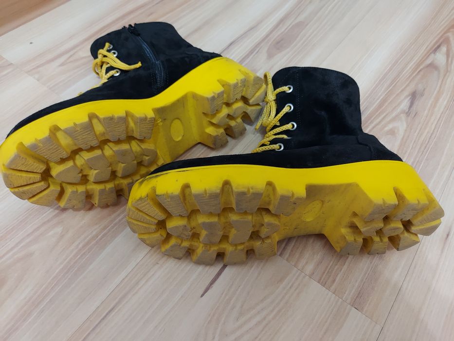 Vand ghete piele model deosebit