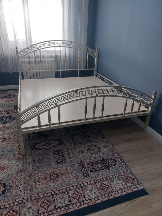 Спальный кровать