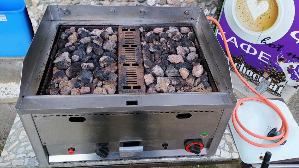 Газова скара с волканични камъни