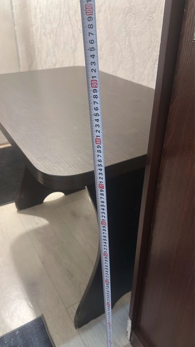 Срочно продам стол