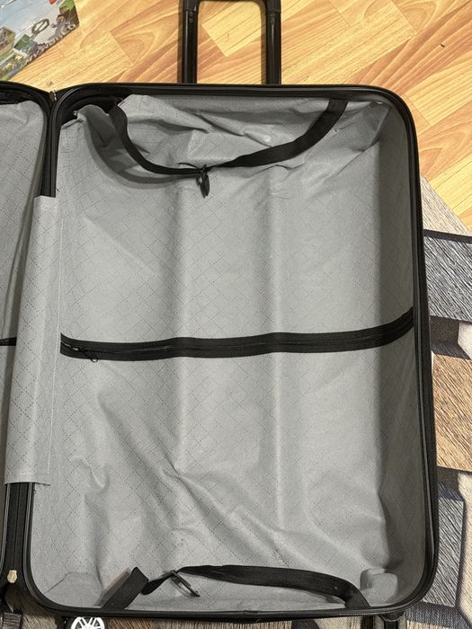 Продаю чемодан