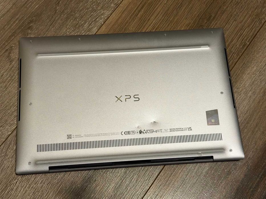 Dell XPS 13 9310 I7-1195G7/16RAM/512NVMe/Iris XE Graphics/4K Touch