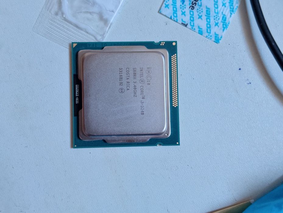 Камень процессор INTEL CORE I3