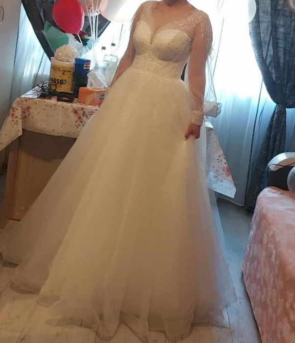 Rochie de mireasa/ Costum de ginere
