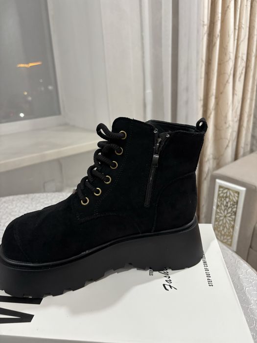 Продам зимние ботинки 40р