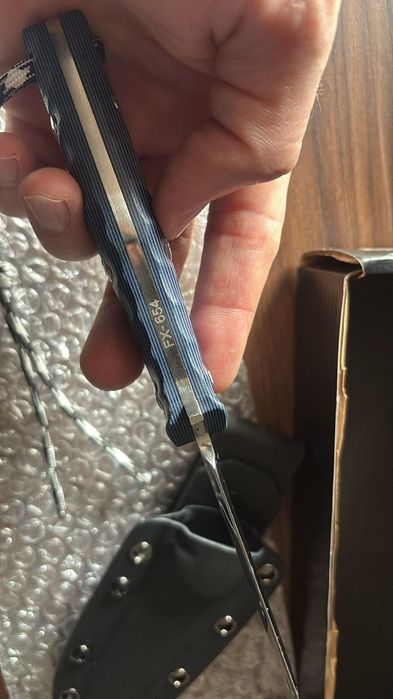 Cutit FOX - 529 AF si Cutit FOX Elementum Dagger FX 647S