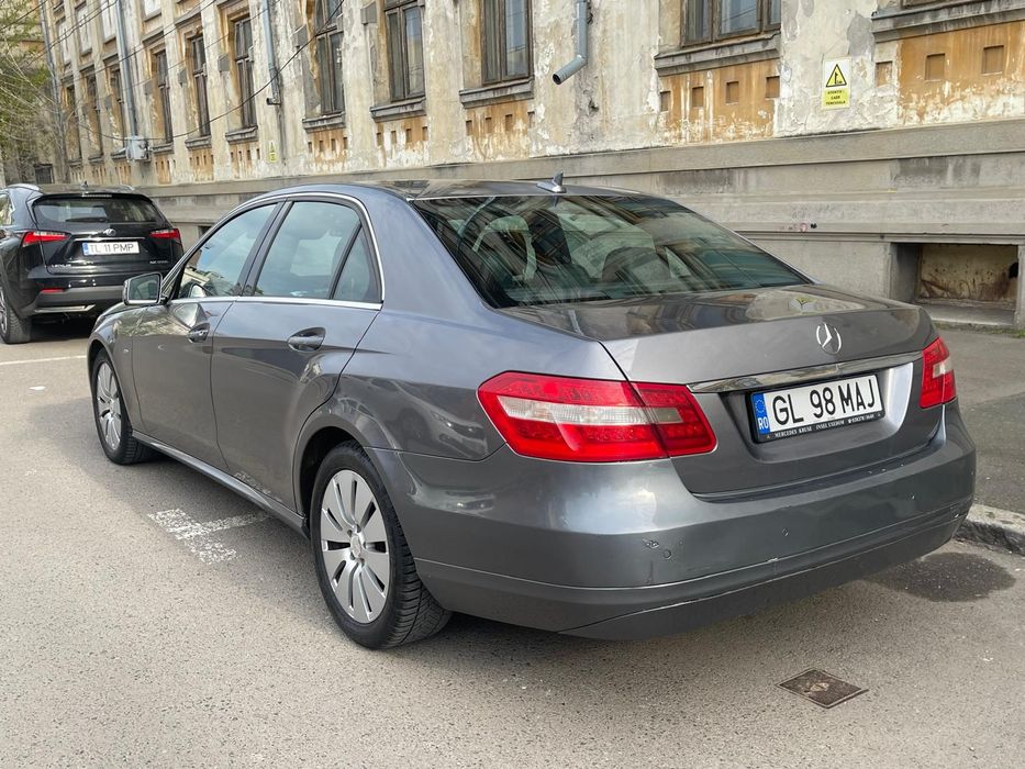 Mercedes-Benz  E