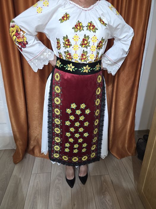 Costum  national unicat