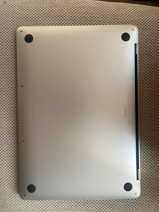 MacBook Pro A2338 13inch M1 8ram 256gb