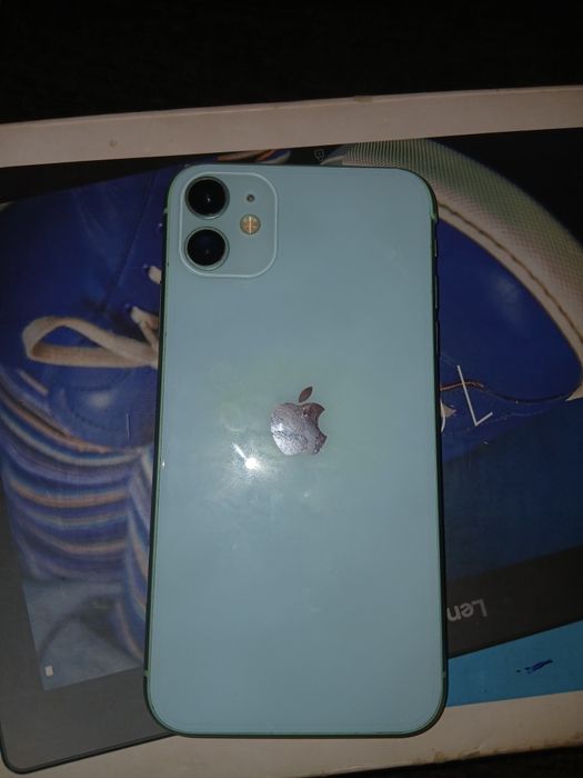 Vand un Iphone-11 mai multe detalii la telefon