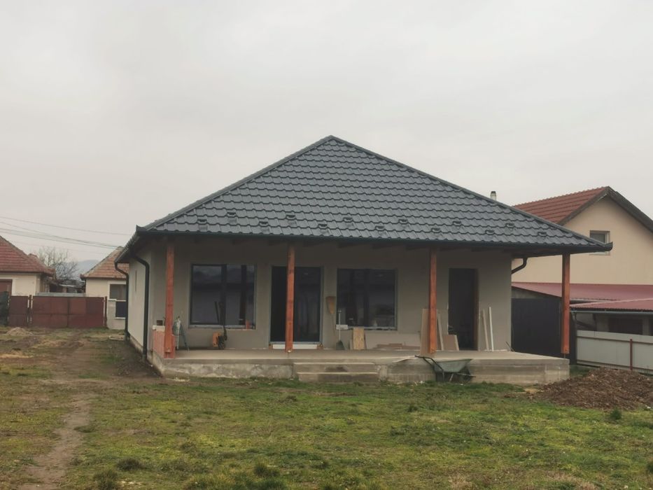 Vând casă construcție nouă