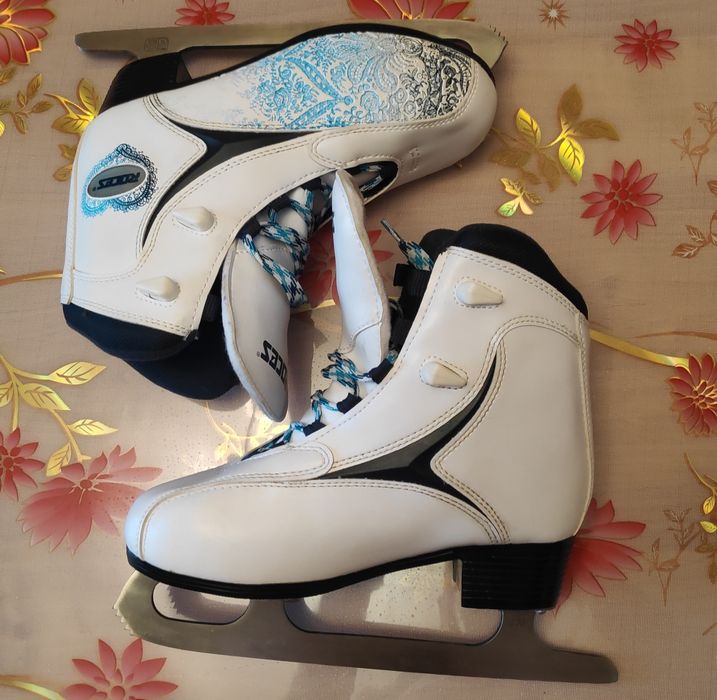 Продам Коньки Roces