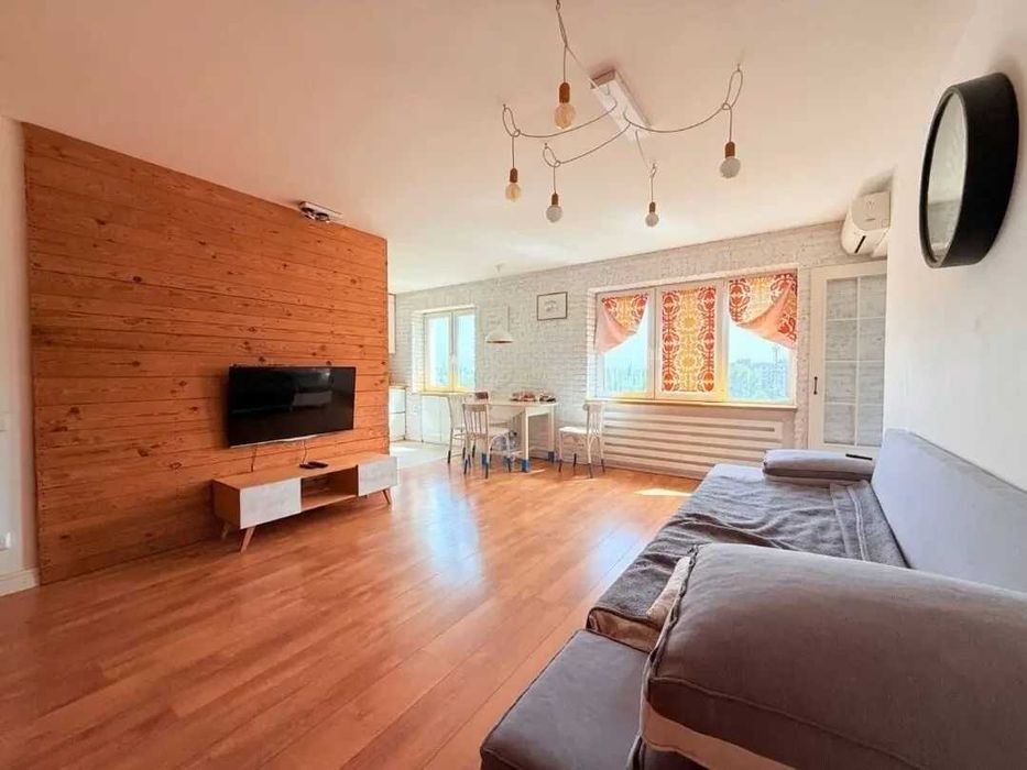 Дава се под наем Двустаен апартамент в София, Център - 55 кв.м за 402.9 € - Снимка #2