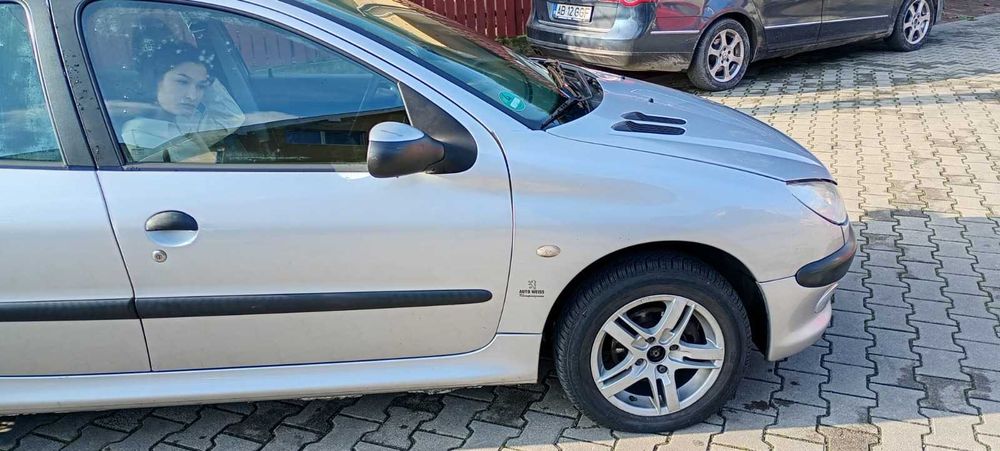 Se vinde Peugeot 206