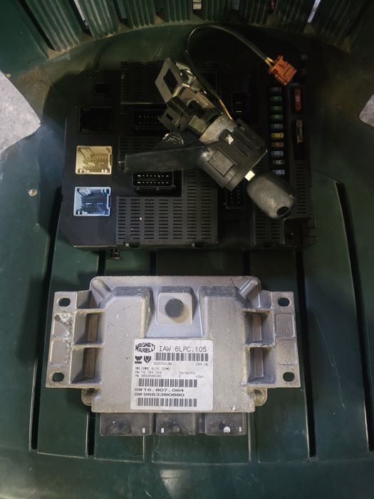 Kit pornire Calculator motor ECU Peugeot 207 1.4i cod 9663380880 IAW6L
