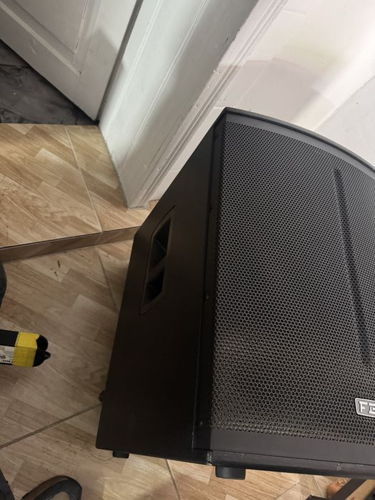 Subwoofer activ FBT Xsub 115SA/cu husa/Stare perfecta de functionare!