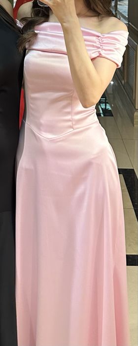 Розовое платье с корсетом