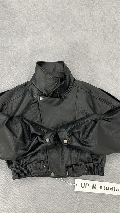 Продаю ту самую трендовую новую укороченную косуху!