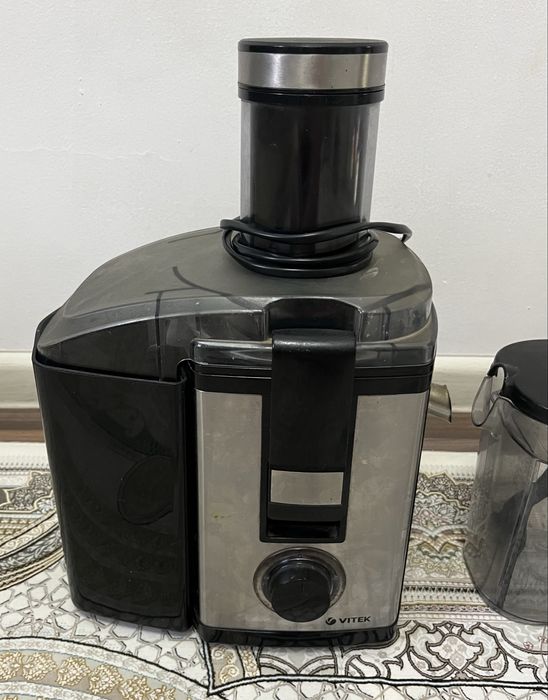 Соковыжималка Vitek VT-1631 ST