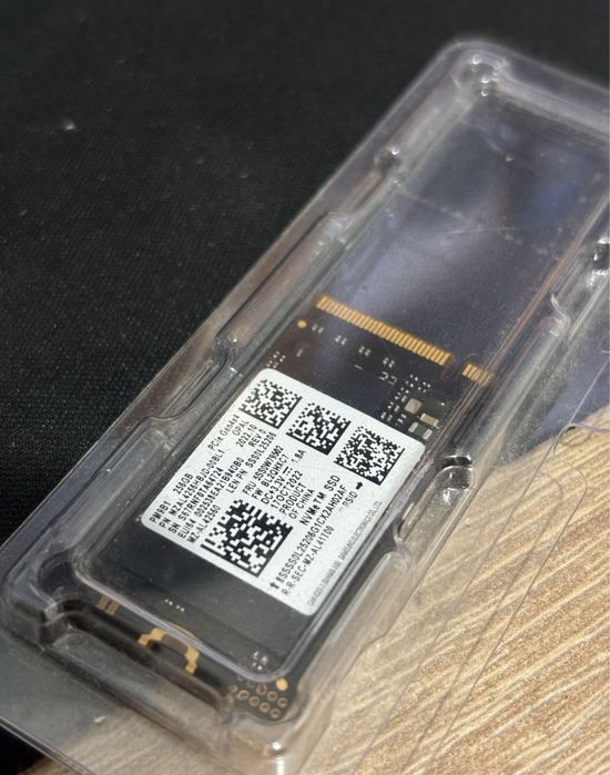 Геймърски компютър Intel i5 7500/GTX1070/12 Ram/256 ssd/500GB HDD/600W