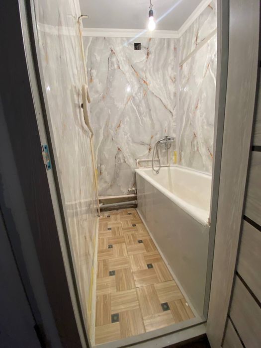 Продается 2х комнатная квартира с ремонтом(огромный балкон имеется) |