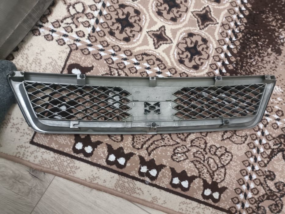 Решетка радиатора Ниссан Цефиро а32