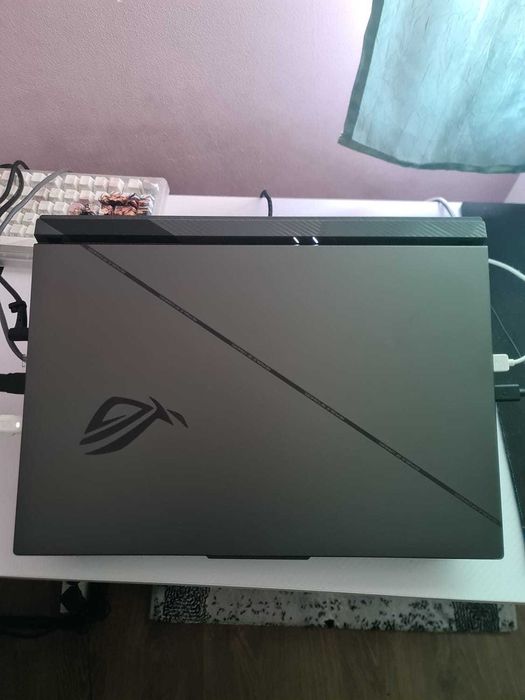 ASUS ROG Strix G18 i9-14900HX / RTX 4060 140W / 32GB RAM / 240Hz 0.1TS