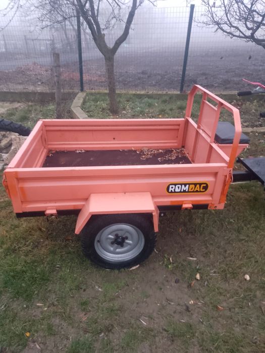 Vând motocultor tot cu remorca nou