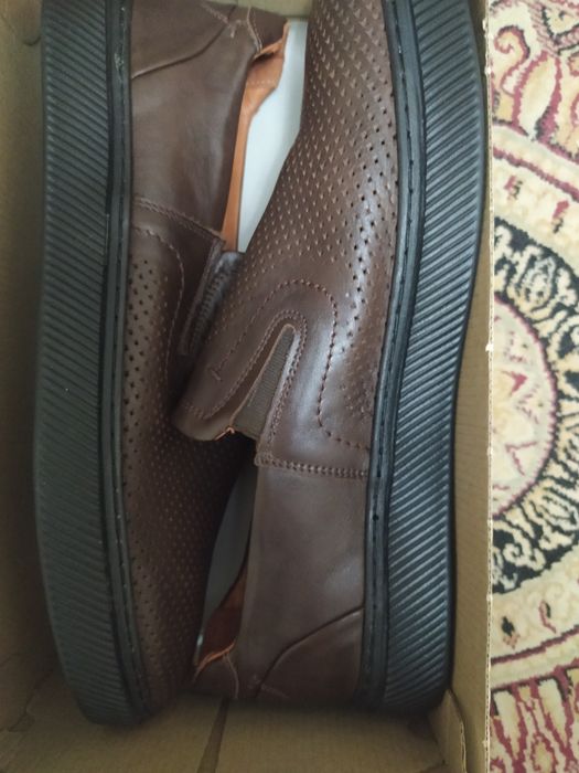 Продам натуральные кожаные туфли