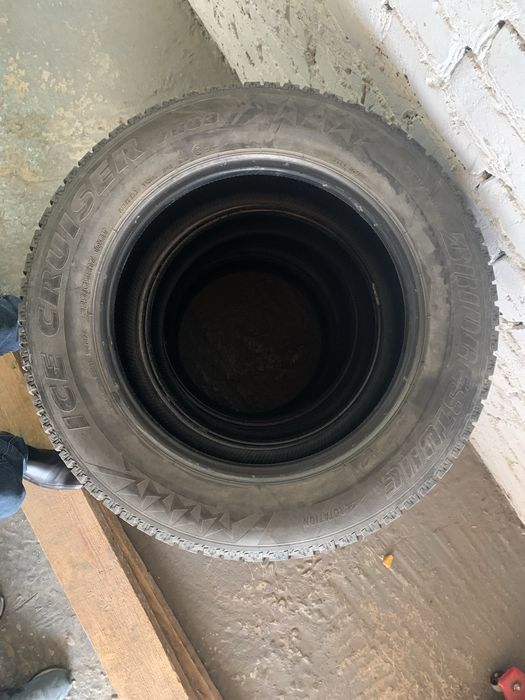 Автошины зимние Bridgestone 225/65/17