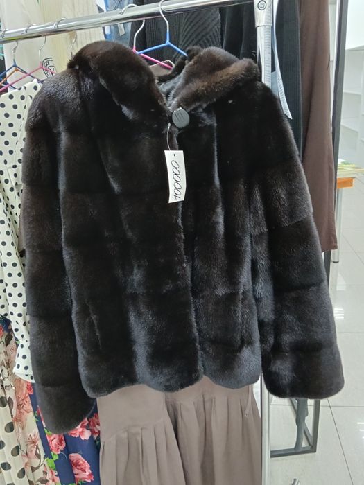 Продам шубу  100000