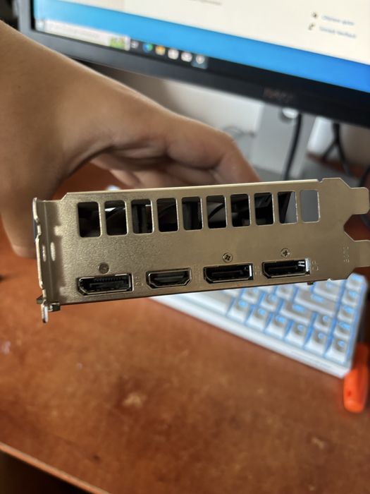 Vand Nvidia GTX 1660 super pentru piese/ defect