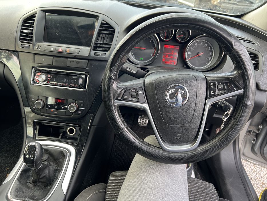 опел исигния 2.0 CD TI 2012 г 6 ск само на част