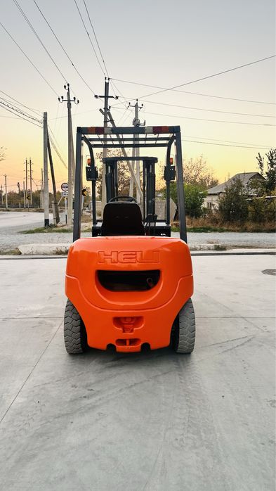 Вилочный погрузчик кара автокара