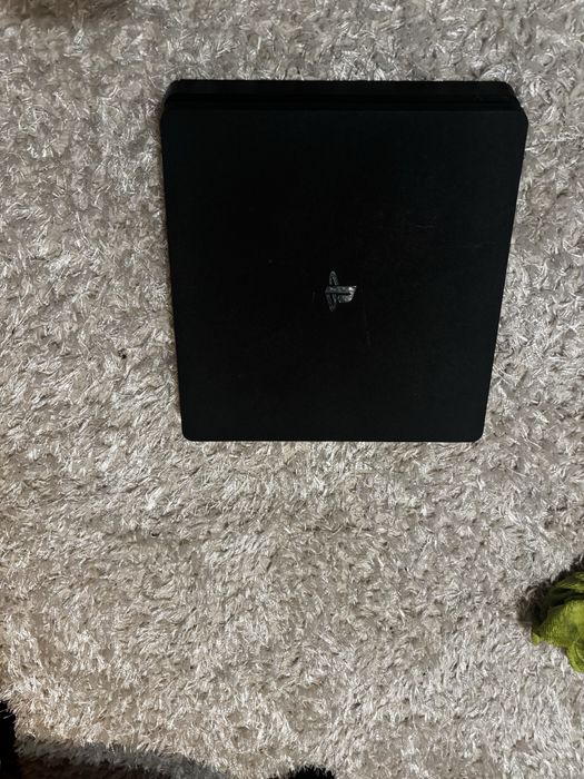 Playstation 4 slim