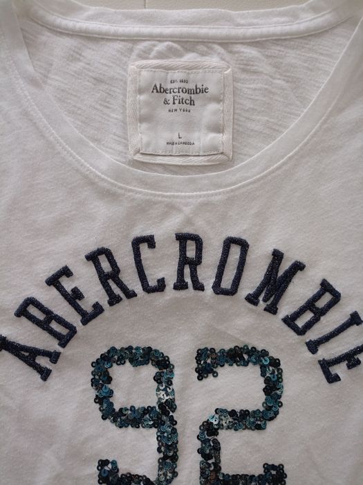 Vând bluza dama Abercrombie Fitch,in stare buna, produs de calitate.