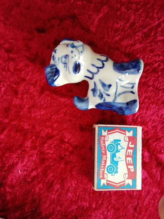 Вазочка , собачка ( статуэтка Гжель ) СССР