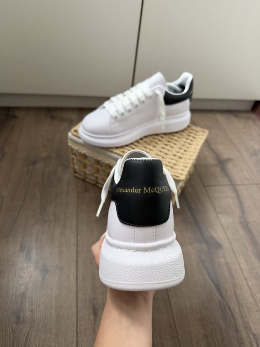Adidasi ALEXANDER McQueen Negrii Baieti | Fete | Model unisex | Alexander Mcqueen ALB | ALexander McQueen Negru Alb | Alexander McQueen Negru