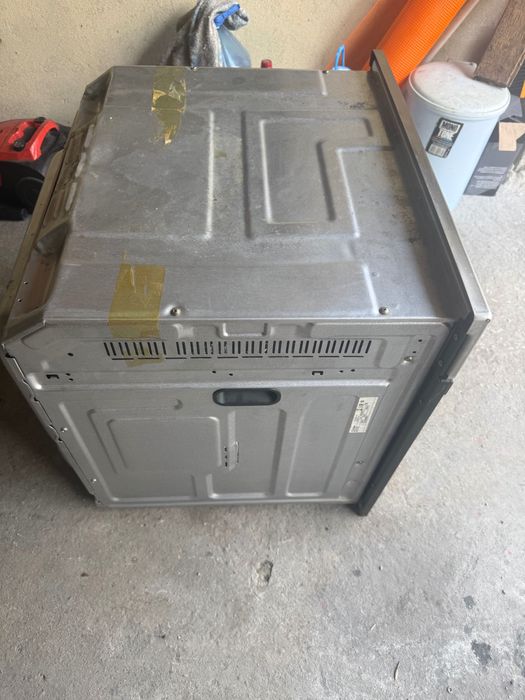 Фурна за вграждане Индезит