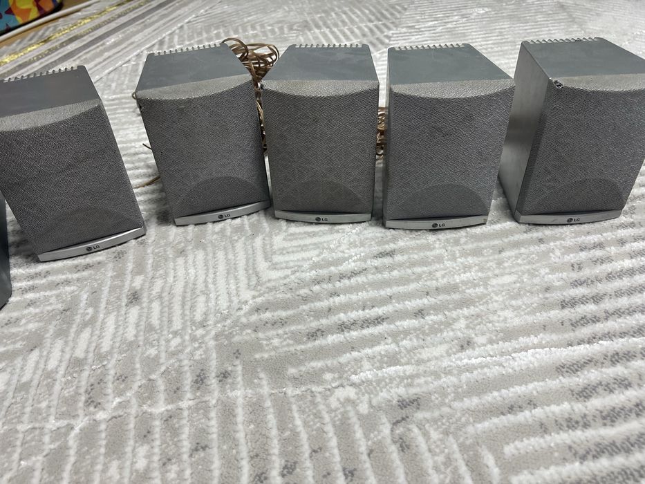 Колонка для кинотеатра