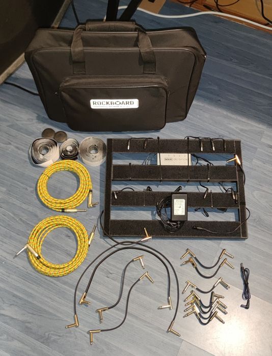 Педълборд за китарни ефекти със захранване mxr dc brick и аксесоари