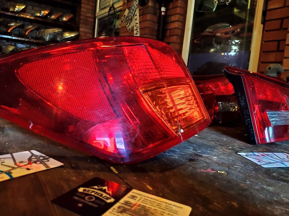 Задняя оптика Lexus is250