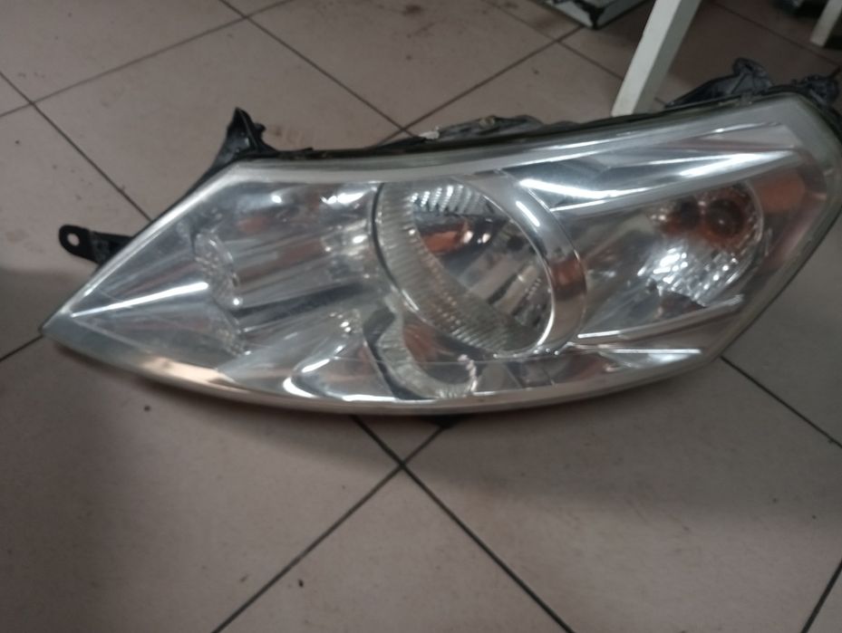 Faruri Europa Peugeot expert  2008