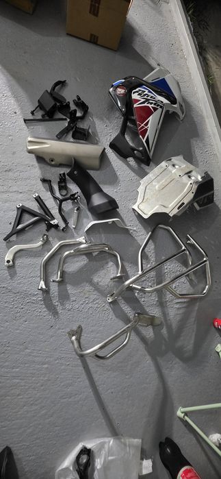Piese africa twin carena scut motor protectie toba